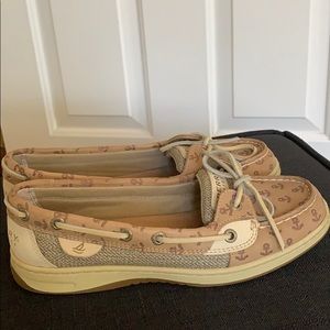 Sperry boat shoes.